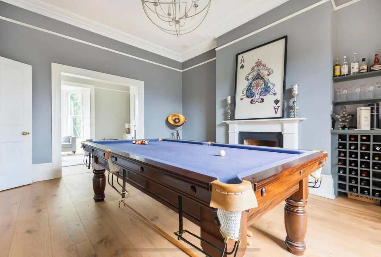 Townhouse - Free Parking, Garden & Games Room Exeter 0*,  United Kingdom